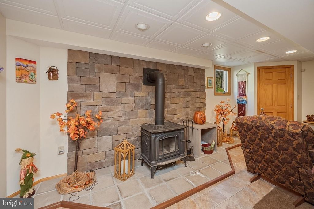 Image 38 of property listing at 2448 BIRCHWOOD DR, Oakland, MD 21550