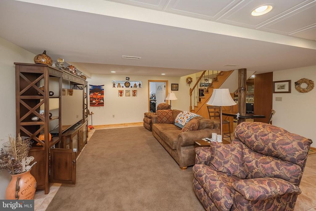 Image 40 of property listing at 2448 BIRCHWOOD DR, Oakland, MD 21550