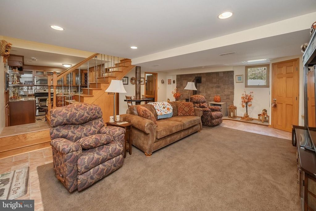 Image 41 of property listing at 2448 BIRCHWOOD DR, Oakland, MD 21550