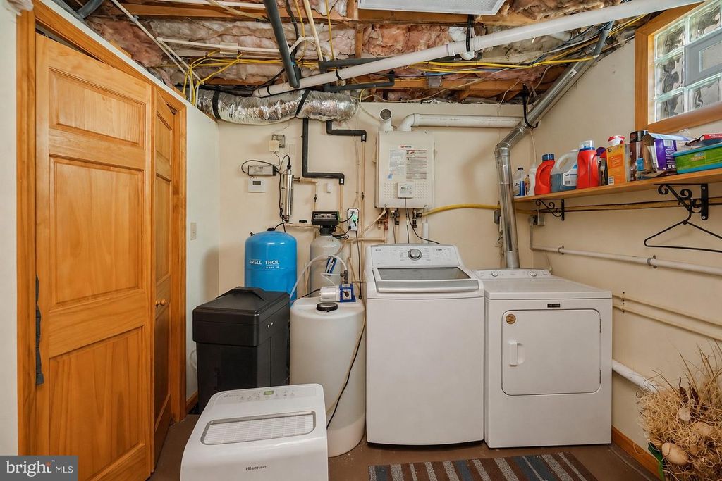 Image 43 of property listing at 2448 BIRCHWOOD DR, Oakland, MD 21550