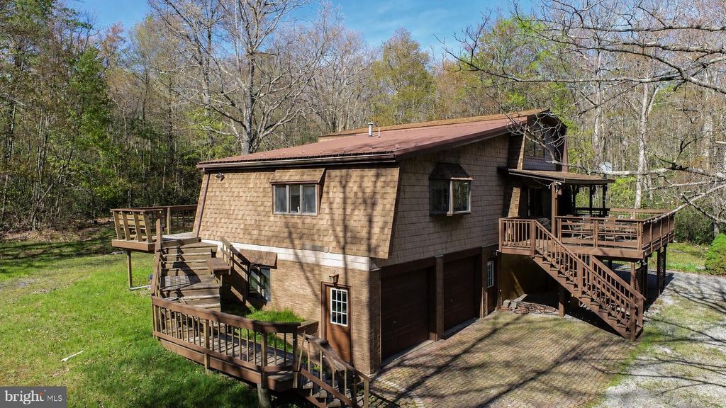 Image 45 of property listing at 2448 BIRCHWOOD DR, Oakland, MD 21550