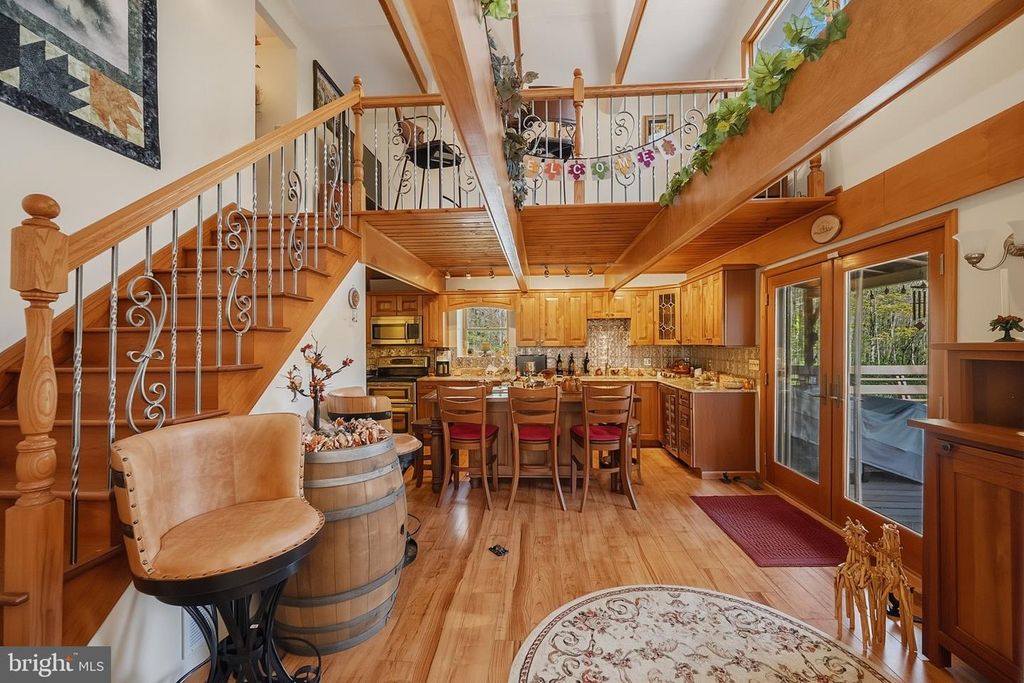 Image 9 of property listing at 2448 BIRCHWOOD DR, Oakland, MD 21550