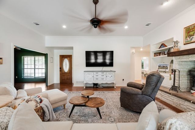 841 S Clinton Lane, Midlothian, TX 76065