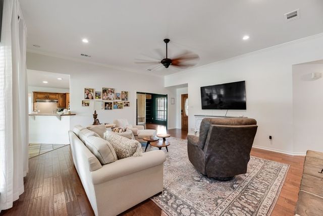 841 S Clinton Lane, Midlothian, TX 76065