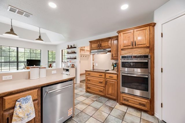 841 S Clinton Lane, Midlothian, TX 76065