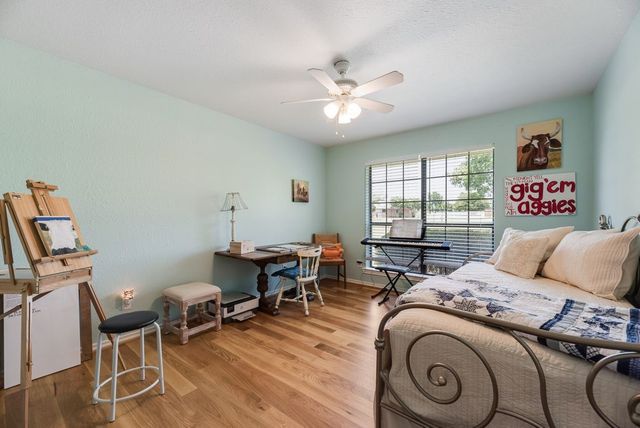 841 S Clinton Lane, Midlothian, TX 76065