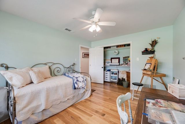 841 S Clinton Lane, Midlothian, TX 76065