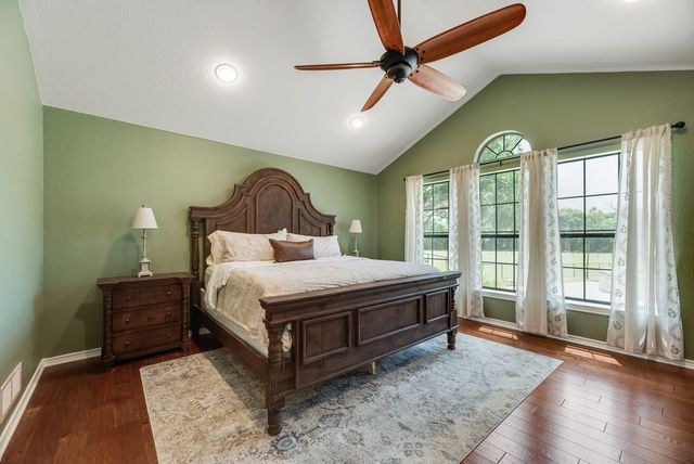 841 S Clinton Lane, Midlothian, TX 76065