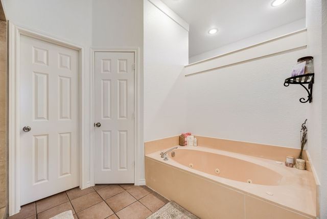 841 S Clinton Lane, Midlothian, TX 76065
