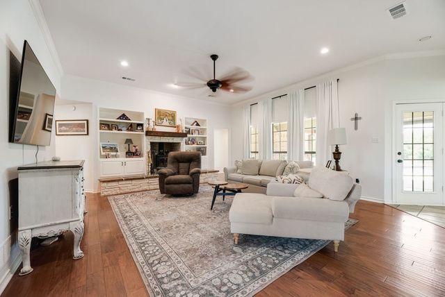 841 S Clinton Lane, Midlothian, TX 76065