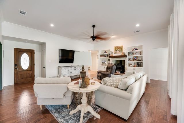 841 S Clinton Lane, Midlothian, TX 76065