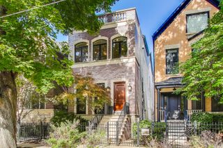 2118 W Melrose Street, Chicago, IL 60618