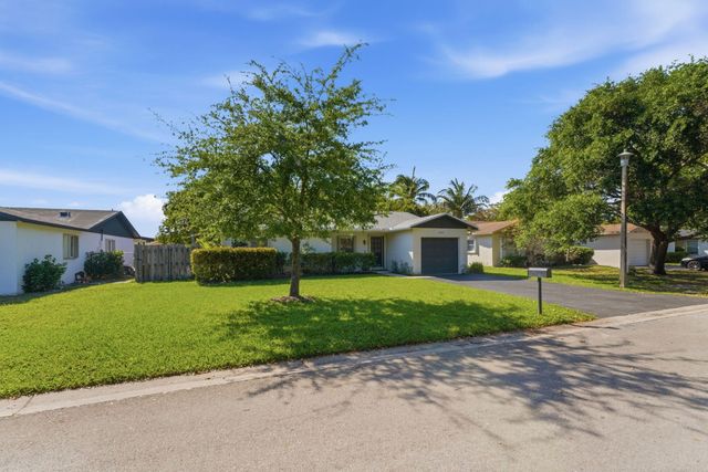 2428 NW 98th Lane, Coral Springs, FL 33065
