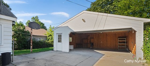 2451 Lamar Avenue, Wyoming, MI 49519