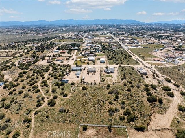 7971 Outpost Road, Oak Hills, CA 92344