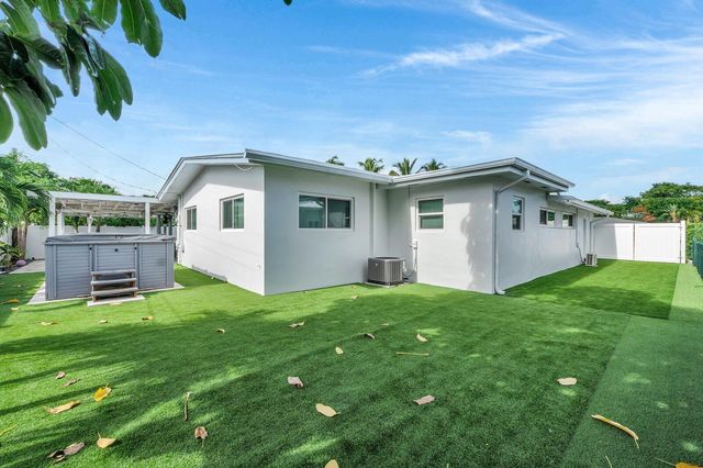 530 NE 17th Street, Boca Raton, FL 33432