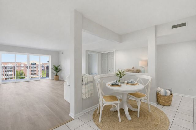 7051 W Touhy Avenue 610, Niles, IL 60714