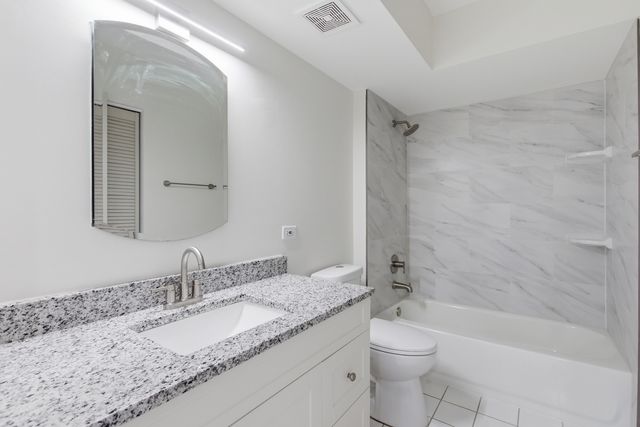 7051 W Touhy Avenue 610, Niles, IL 60714