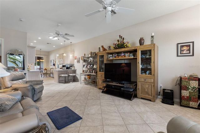 337 MOTORCOACH DRIVE S, Polk City, FL 33868