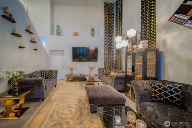 5615 S 233rd Street, Kent, WA 98032