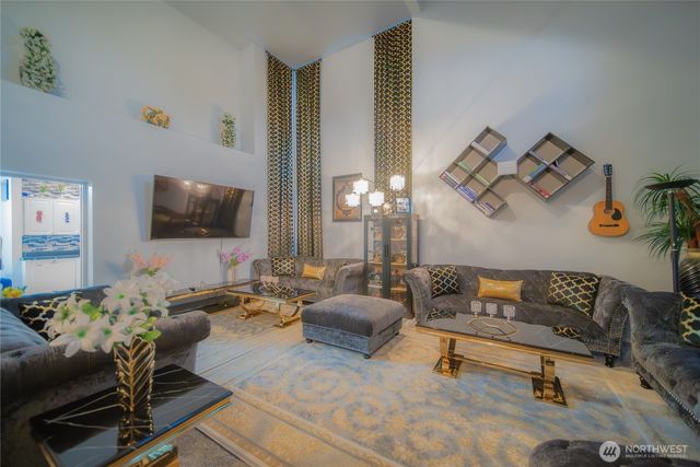 5615 S 233rd Street, Kent, WA 98032