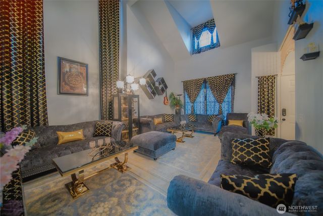 5615 S 233rd Street, Kent, WA 98032