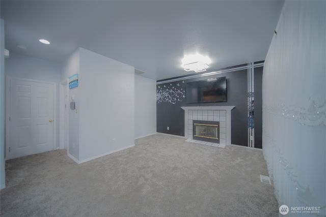 5615 S 233rd Street, Kent, WA 98032