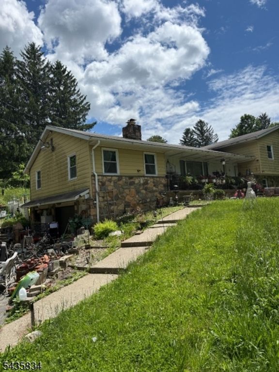 364 Scott Rd, Franklin Boro, NJ 07416