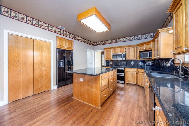 1668 Pate, Calera, OK 74730