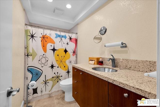 2335 S Gene Autry Trail C, Palm Springs, CA 92264