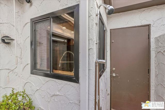 2335 S Gene Autry Trail C, Palm Springs, CA 92264