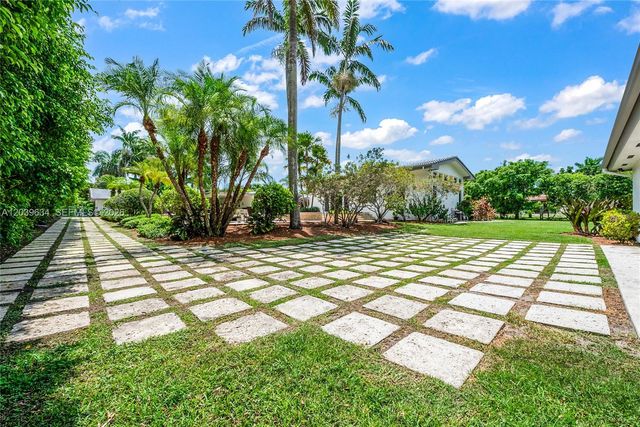 11900 SW 63rd Ave, Pinecrest, FL 33156
