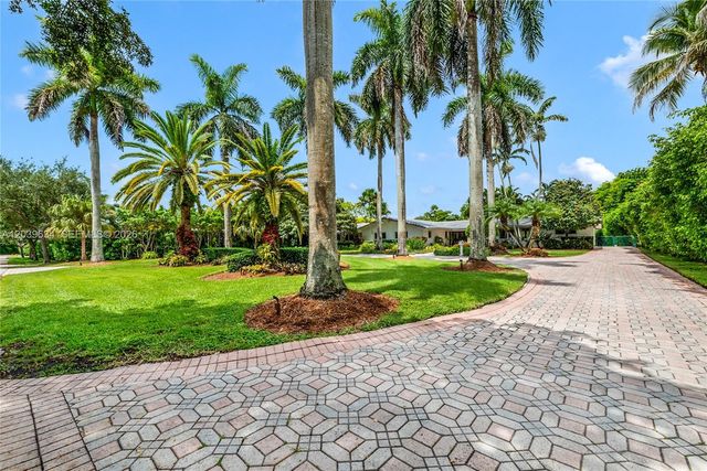11900 SW 63rd Ave, Pinecrest, FL 33156