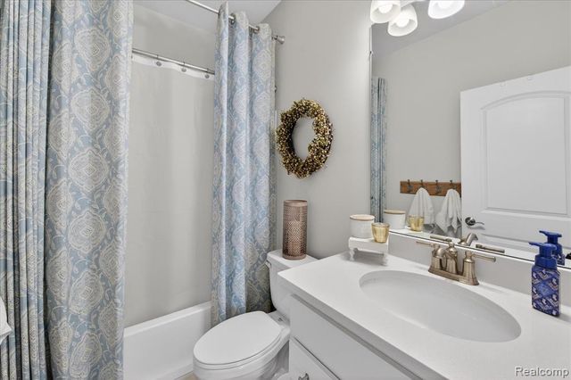 8185 Carston Lane, Brighton, MI 48116