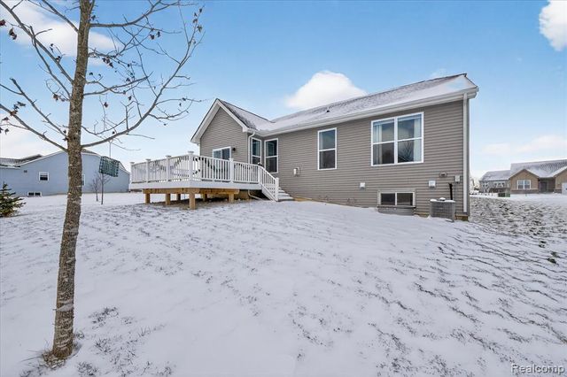 8185 Carston Lane, Brighton, MI 48116