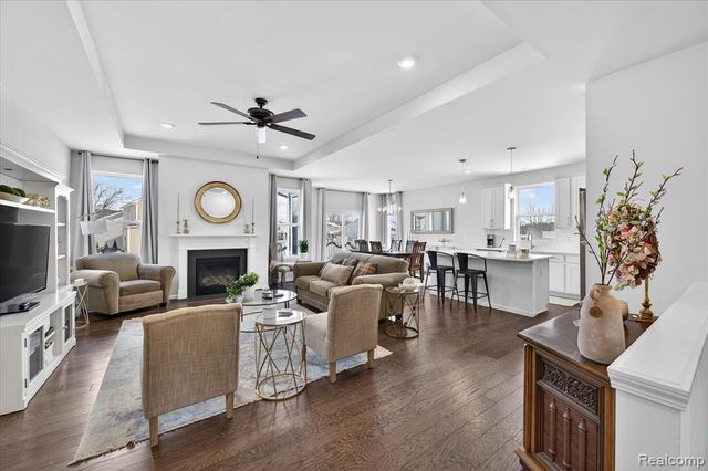 8185 Carston Lane, Brighton, MI 48116