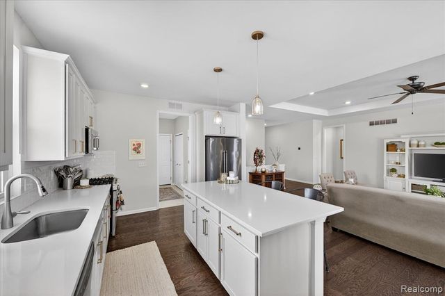 8185 Carston Lane, Brighton, MI 48116