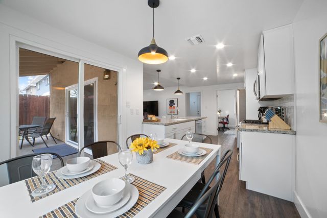 5505 Hammond Ct, Citrus Heights, CA 95621