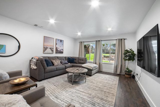 5505 Hammond Ct, Citrus Heights, CA 95621