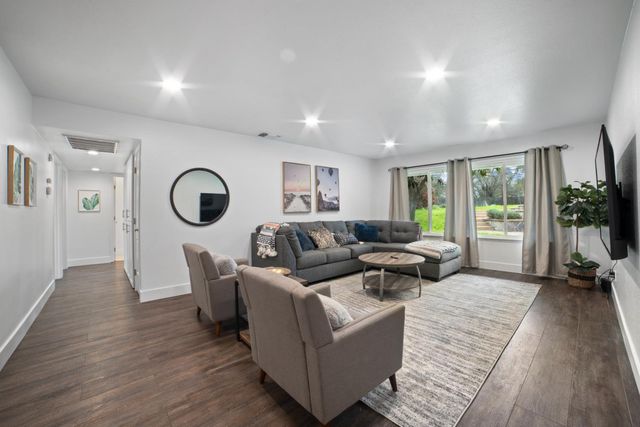 5505 Hammond Ct, Citrus Heights, CA 95621