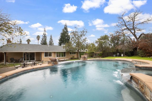 5505 Hammond Ct, Citrus Heights, CA 95621