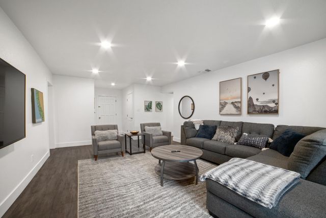 5505 Hammond Ct, Citrus Heights, CA 95621