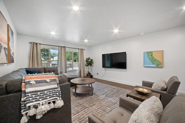 5505 Hammond Ct, Citrus Heights, CA 95621