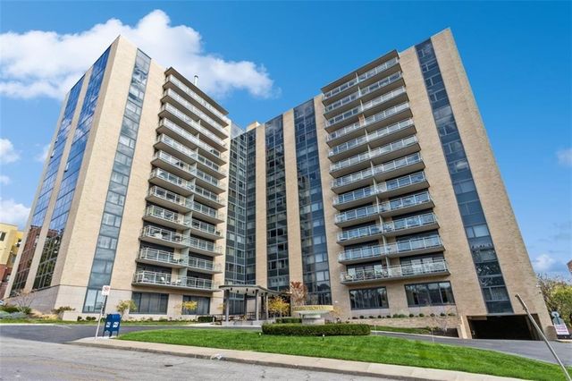 4545 Wornall Road 310, Kansas City, MO 64111