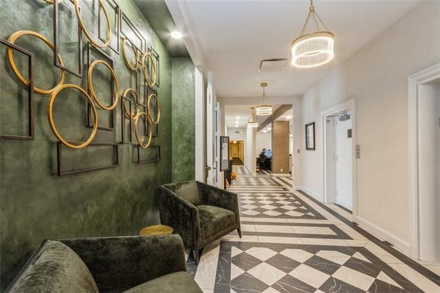 4545 Wornall Road 310, Kansas City, MO 64111