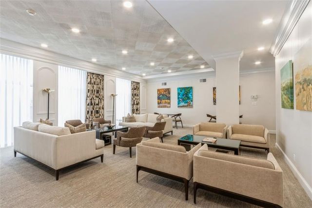 4545 Wornall Road 310, Kansas City, MO 64111