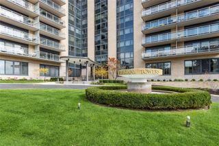 4545 Wornall Road 310, Kansas City, MO 64111