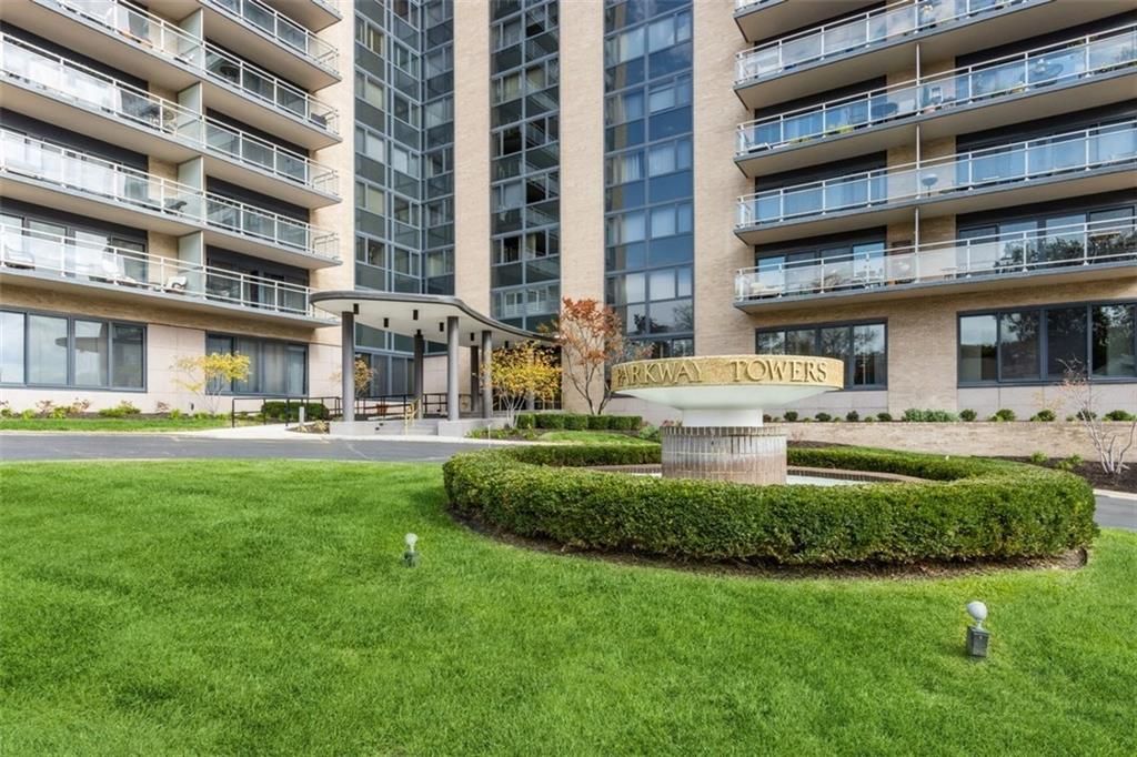 4545 Wornall Road 310, Kansas City, MO 64111