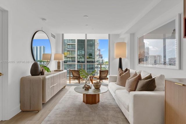 90 NE 32nd Street PH05, Miami, FL 33127