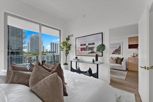 90 NE 32nd Street PH05, Miami, FL 33127